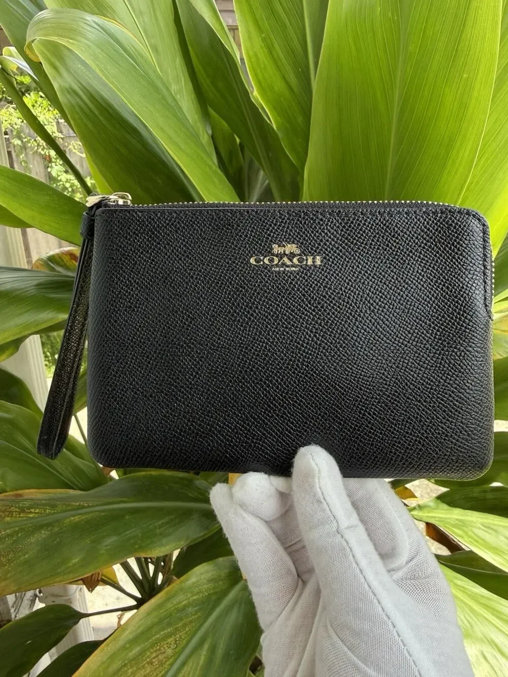 COACH Wristlet Wallet Black Crossgrain Leather Corner Zip